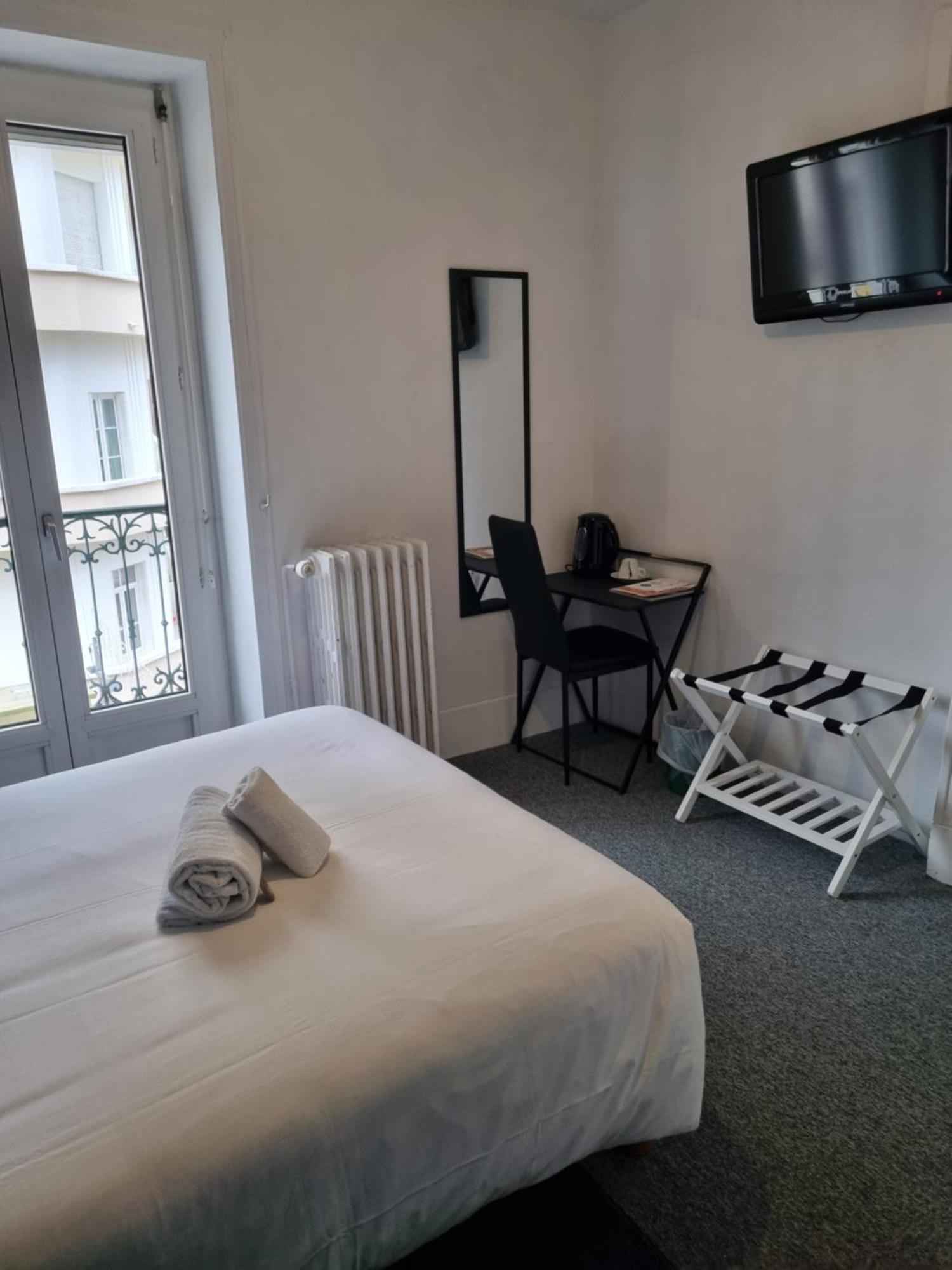 Hotel & Restaurant Le Patio فيشي المظهر الخارجي الصورة